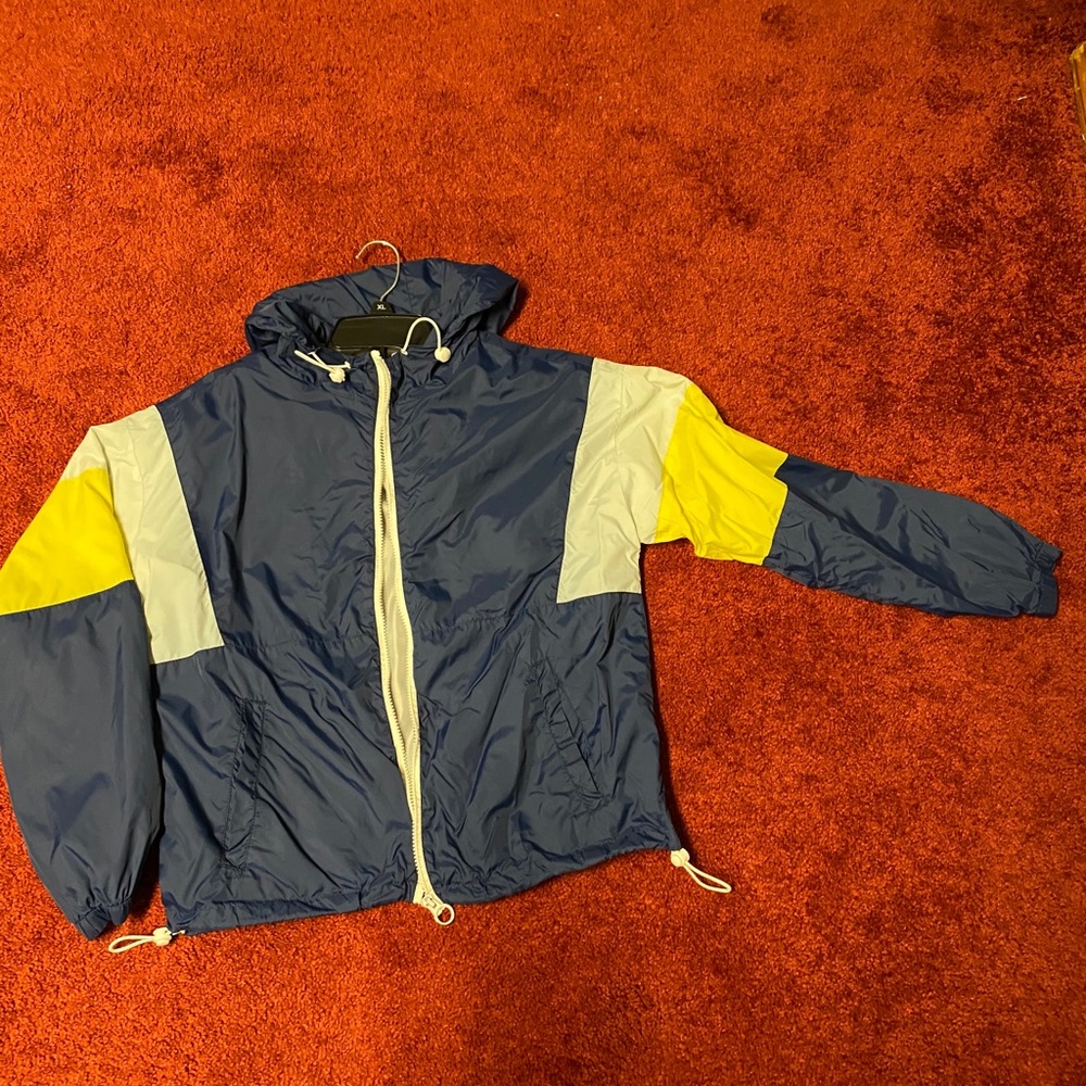 Garage windbreaker